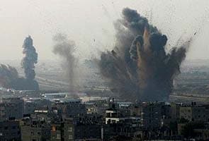 Israel airstrikes push Gaza toll above 100, no sign of truce yet