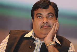 BJP backs Nitin Gadkari, LK Advani skips core group meeting