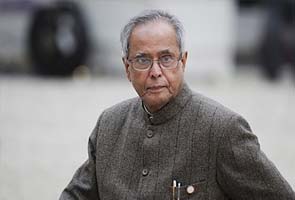 President Pranab Mukherjee worships at Lord Balaji temple