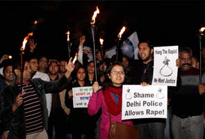Delhi gang-rape protests: Chaos outside Metro stations 