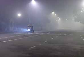 Dense fog hits Delhi airport, over 100 flights affected