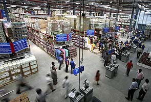 Delhi races to open its doors to multi-retail malls Delhi races to open its doors to multi-retail malls
