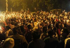 Thousands of candles and prayers at sunset for 'India's Daughter'