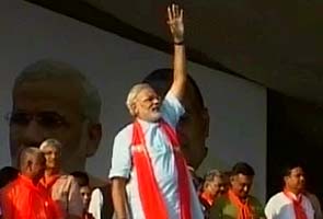 PM playing votebank politics with minorities: Narendra Modi