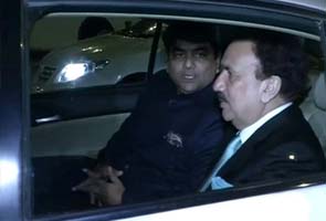Pak Home Minister Rehman Malik arrives in India after delay due to confusion over plane clearance