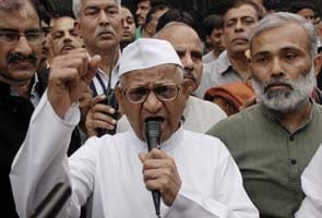 Anna Hazare stable in ICU, say doctors