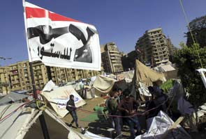 Unknown attackers fire at Cairo protesters, nine hurt