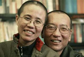 Chinese dissidents in rare visit to Nobel laureate's wife