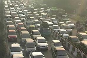 Traffic chaos continues on major Delhi roads