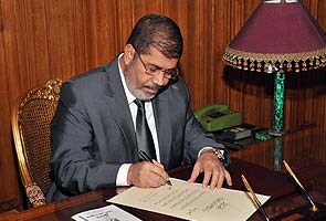 Egypt's Mohamed Morsi to give speech after signing in new charter Egypt's Mohamed Morsi to give speech after signing in new charter