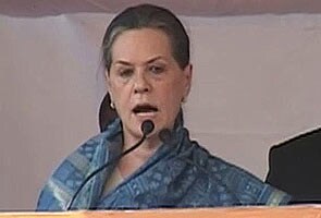 Sonia Gandhi campaigns in Gujarat, questions use of central funds