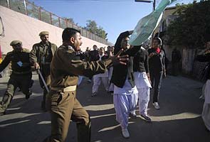 Delhi gang-rape impact: 1000 students block highway