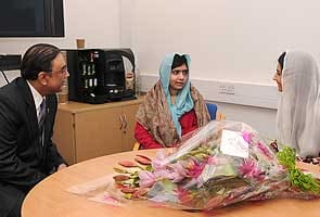 Pakistan President Asif Ali Zardari visits Malala Yousafzai in hospital