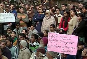 Delhi gang-rape: defence lawyer of three accused alleges police brutality