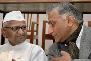 Anna Hazare not impressed with Sonia Gandhi's assurance on Lokpal Bill