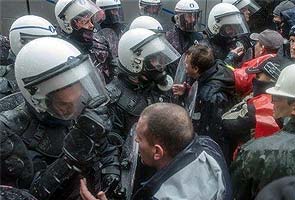 ArcelorMittal workers clash with cops in Belgium, six injured