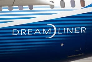 Grounded Boeing Dreamliner leaks fuel in tests