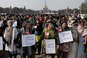 Delhi gang-rape case: government inquiry into friend's allegations against cops