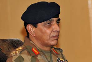 Amid political turmoil in Pakistan, Army chief Ashfaq Kayani meets Prime Minister Pervez Ashraf