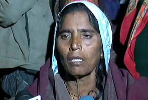 UP Chief Minister Akhilesh Yadav, top BJP leaders visit martyr Hemraj's family