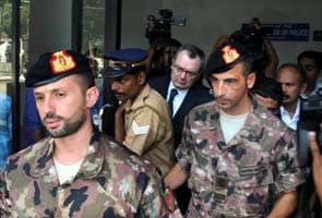 Italian marines surrender passport in trial court