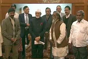 JMM meets Jharkhand Governor, seeks time to form next govt; Congress silent on support