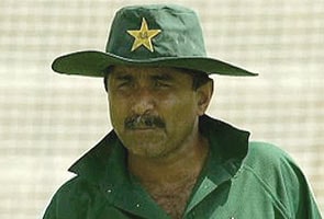 Amid controversy, former Pak cricketer Javed Miandad cancels India trip: reports