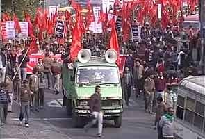 Left-Trinamool workers clash in Bengal, blame each other for the violence 