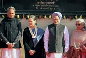 Prime Minister Manmohan Singh, Sonia Gandhi inaugurate Jaipur tunnel