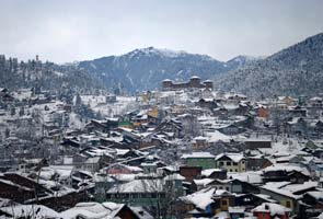 Sub-zero temperatures across Kashmir