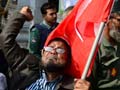 Scores hurt as Islamists take to Bangladesh streets over tribunal