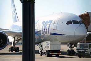 Now, cracks appear in cockpit window of Dreamliner