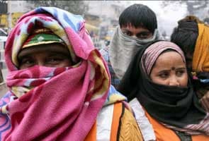 Delhi shivers at 2.7 degrees Celsius, records coldest morning this season