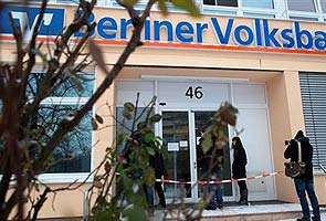Robbers dig 100-foot tunnel to raid bank in Germany