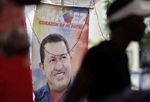 Chavez suffers new complications in cancer fight 
