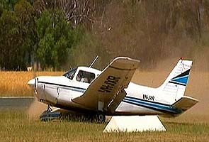 Pilot lands plane safely despite losing wheel mid air