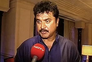 Actor Sarathkumar collects blankets for people battling cold in Delhi