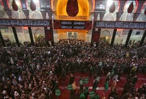 Car bomb kills 17 Shiite pilgrims in Iraq