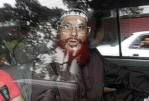 Bangladesh sentences Islamist leader to death for war crimes