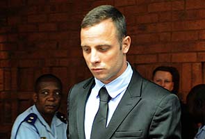 Oscar Pistorius to report to police for first time since bail