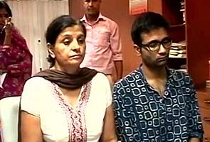 Geetika's mother, in suicide note, asks son to be strong 