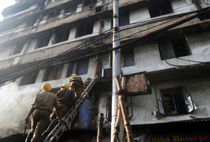 17 killed in Kolkata market fire, Mamata Banerjee visits site