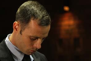 Oscar Pistorius to hold memorial for girlfriend he allegedly shot