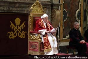 On final day as Pope, Benedict pledges loyalty to successor
