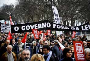 Thousands rally against Portugal austerity
