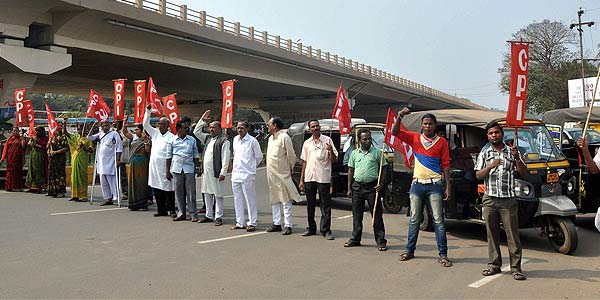 Tension over land acquisition at Posco site, protesters clash with police