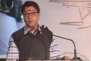 NCP workers pelt stones at Raj Thackeray's convoy