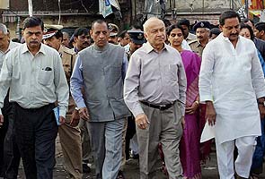 Hyderabad bomb blasts: Would you like a street number in intel alerts, BJP asks Home Minister Sushil Kumar Shinde