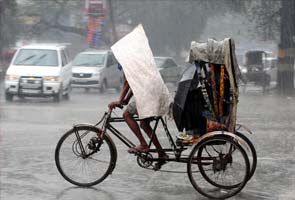 Rains, snow bring chill back in north India