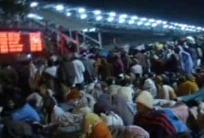 Uttar Pradesh govt orders judicial probe into Allahabad stampede